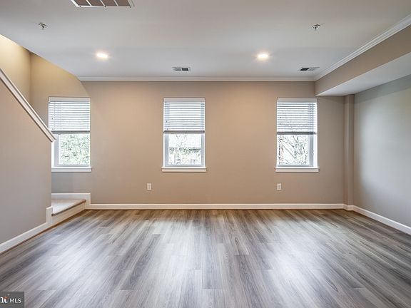 3rd image of 1012 Duke St #200