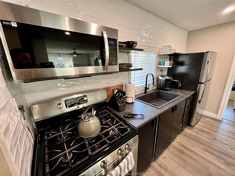 600 Park St W #1 — Photo 6