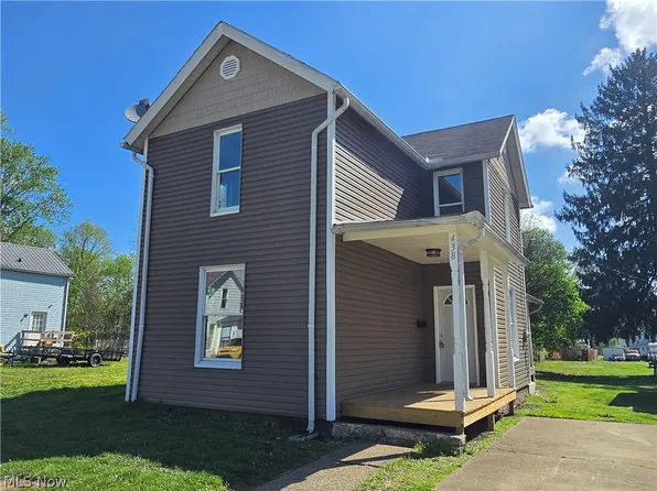 438 N 9th St, Coshocton, OH 43812