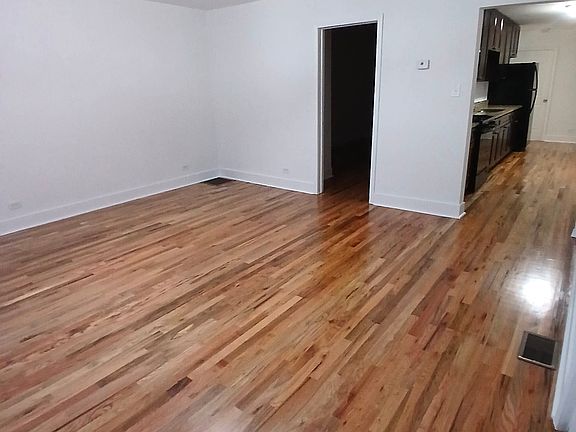 4th image of 2108 N Keeler Ave #1F