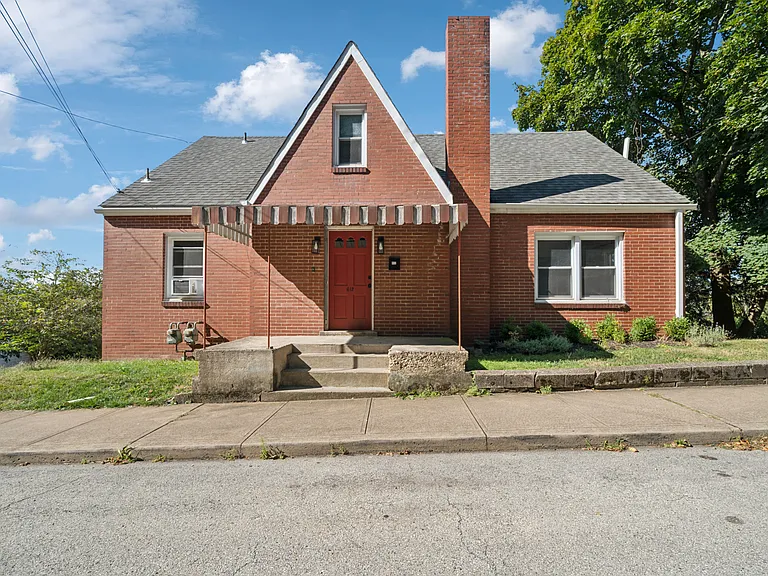 612 Hopkins St #2 — Photo 2