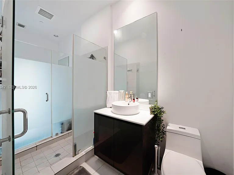 31 SE 6th St #2706 — Photo 15