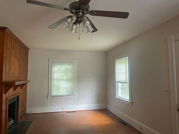 3rd image of 1502 Hamilton Dr