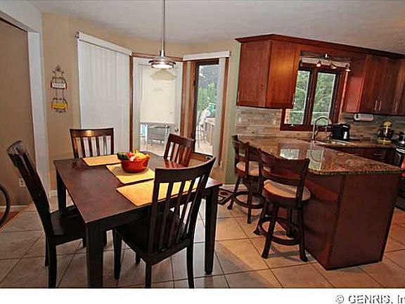 5th image of 131 Haskins Ln S