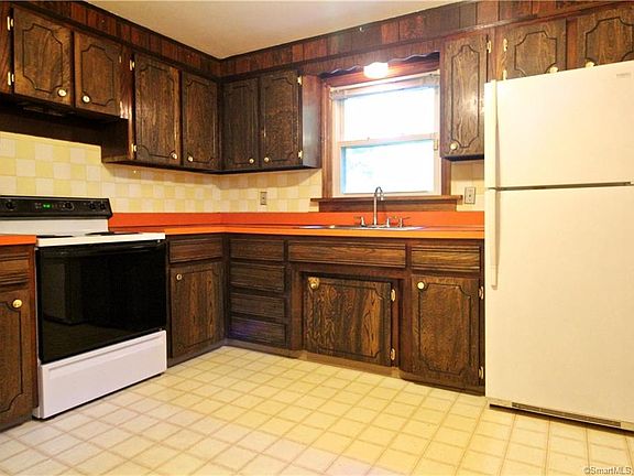 5th image of 62 Glenwood Ave