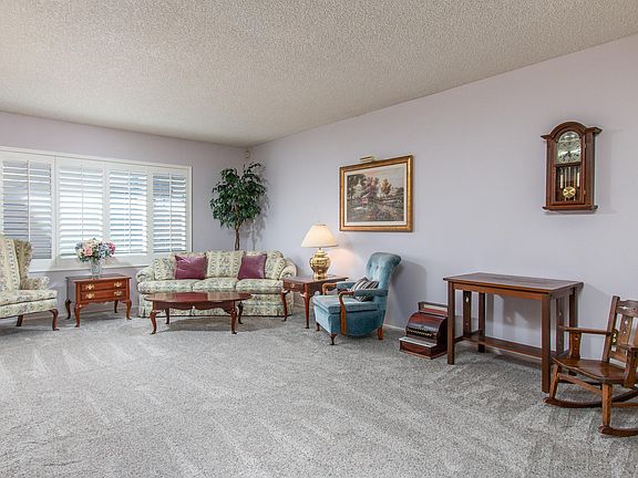 3rd image of 5539 W Grovers Ave