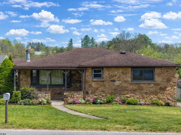 702 Lawman Ave, Bridgeport, WV 26330