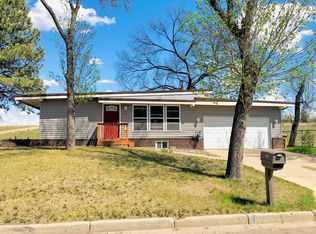 301 15th St SW, Minot, ND 58701