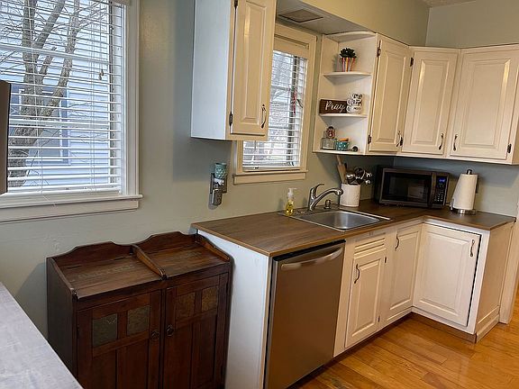 5th image of 326 Crescent Blvd