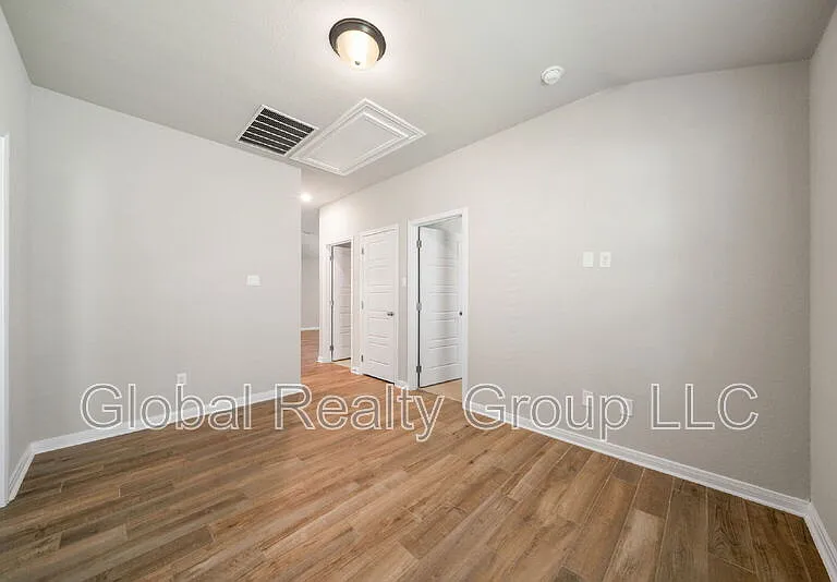 1220 Ella Xing — Photo 16