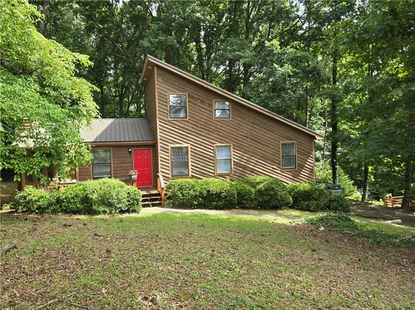 5882 Sumter Dr, Douglasville, GA 30135