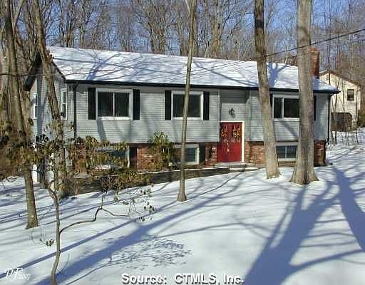 2nd image of 165 Flood Rd