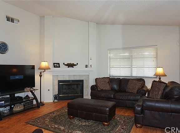 2nd image of 2876 La Paz Ave