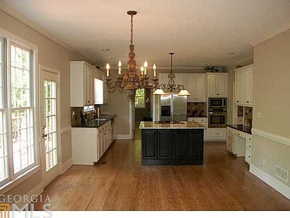 5th image of 300 Morgan Hill Ct