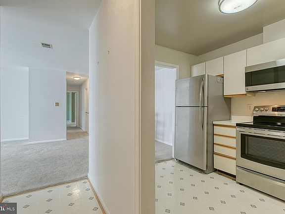 4th image of 2812 Lee Oaks Pl APT 101