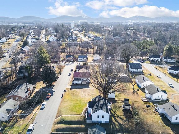 2nd image of 707 Crestwood Cir