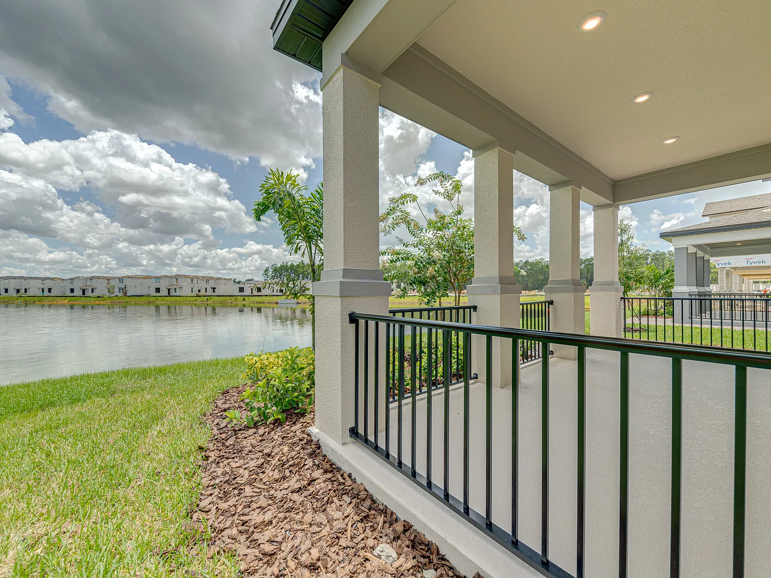 3 bed, 2.5 bath, 1779 sqft, $2,495 — Photo 4