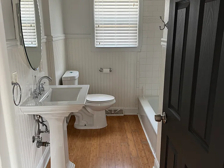 803 E 37th Ave — Photo 12