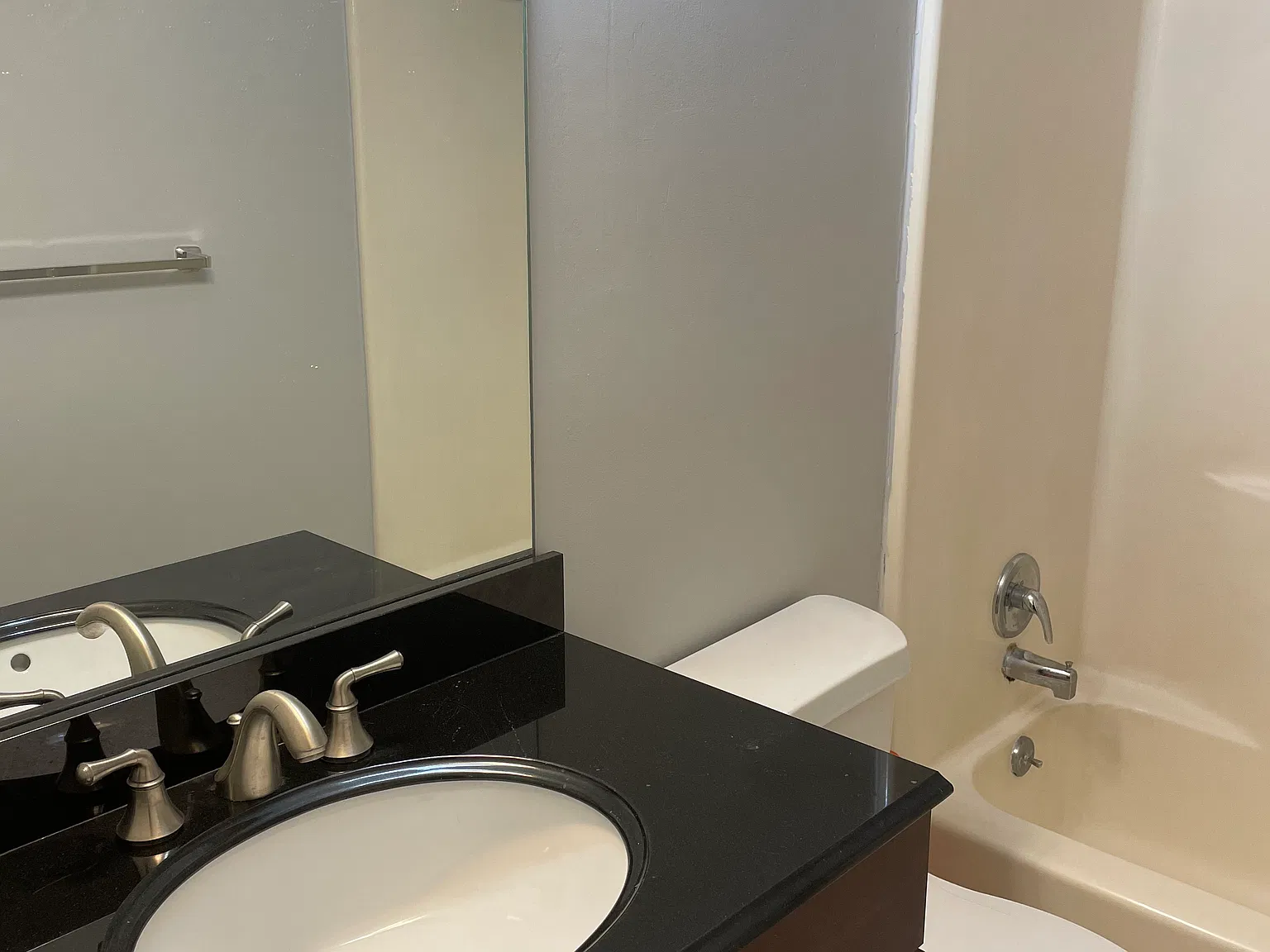 1072 Dassow Ct — Photo 3
