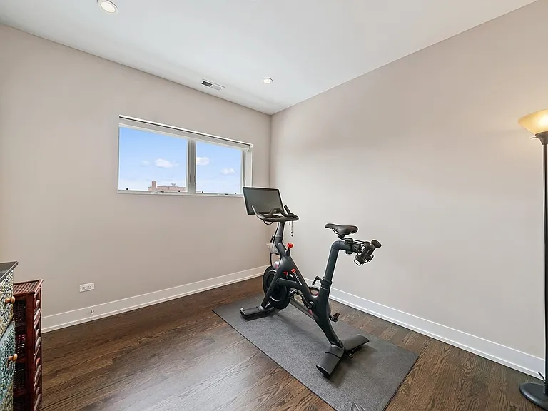 1938 N Francisco Ave #4S — Photo 5