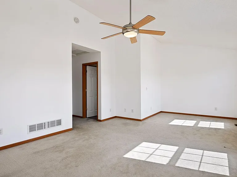 7601 Elm Grove Cir — Photo 9