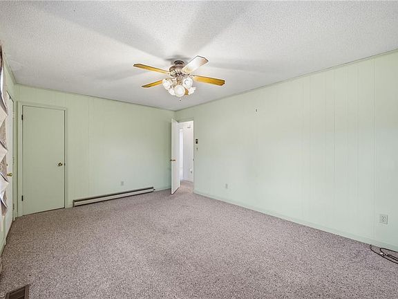 3rd image of 3176 Rogers Rd