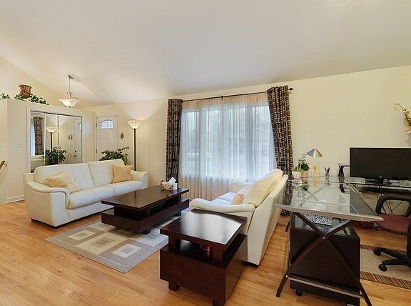 3rd image of 7012 182nd St