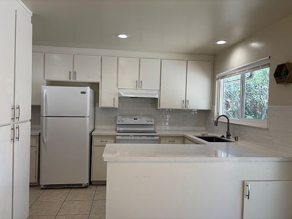4th image of 10313 Degas Ct #A
