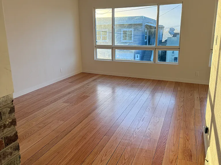 171 Alexander Ave — Photo 3