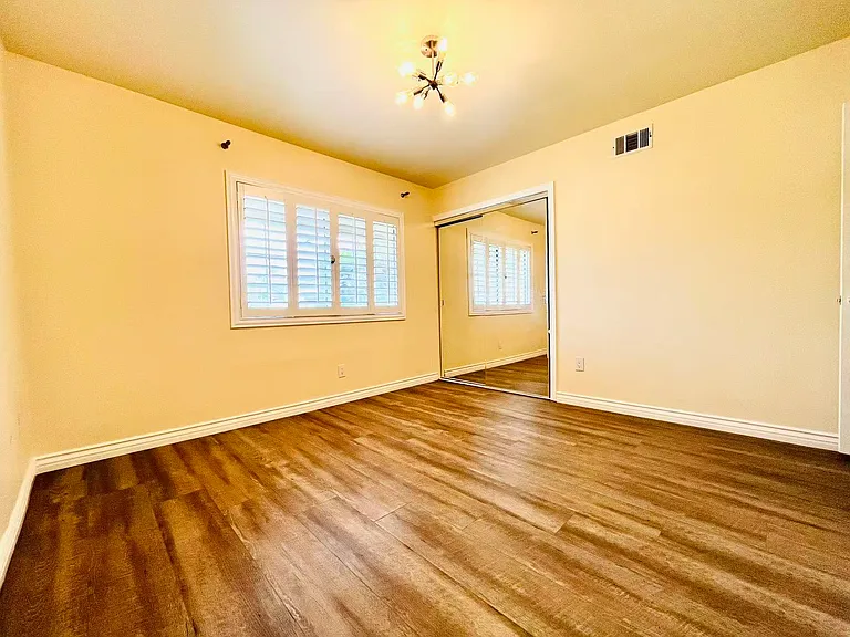 1800 Yermo Pl — Photo 33