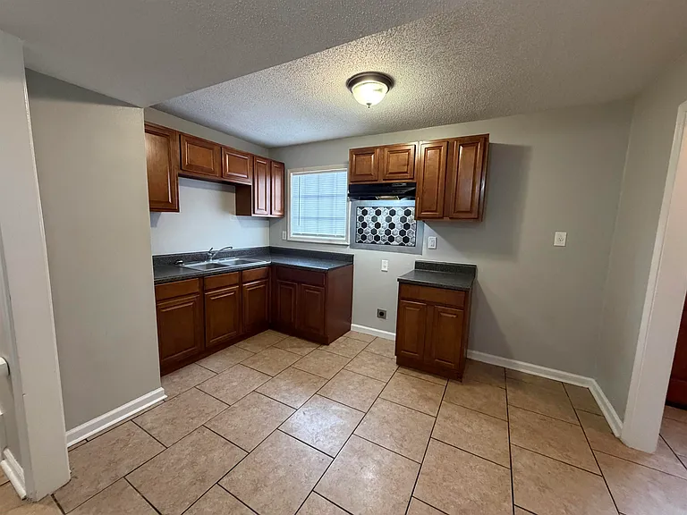 4073 Arrowhead Rd — Photo 3