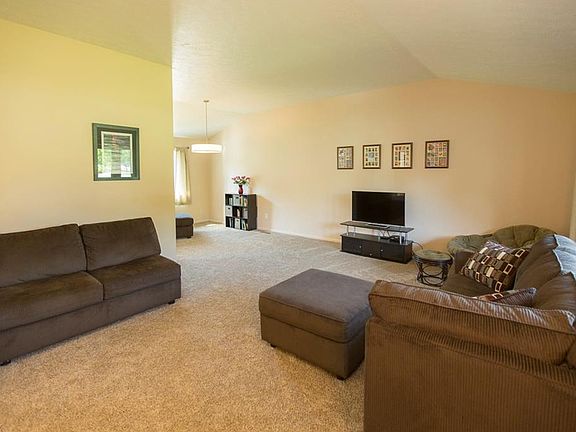 4th image of 27459 Lusandra Cir