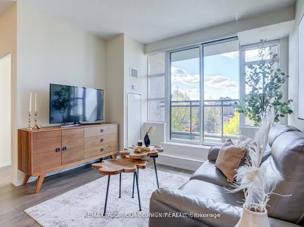 540 Bur Oak Ave #222, Markham, ON L6C 0Y2