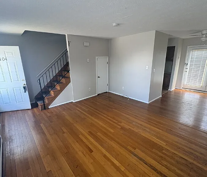 104 Clinton St — Photo 4