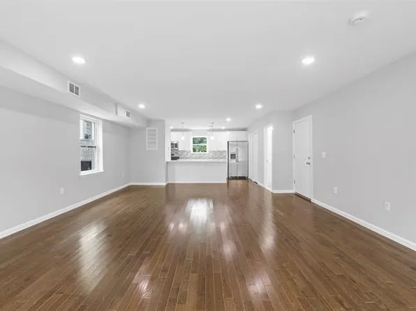 45 Franklin Street image 8 of 23