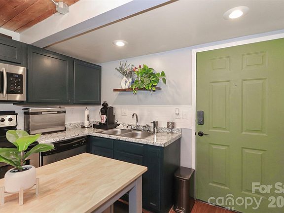 3rd image of 201 S Hoskins Rd APT 315
