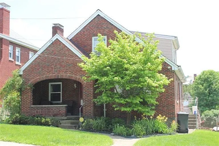 323 W 18th St photo 1