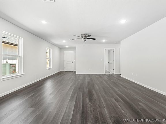 5th image of 106 E Gordon Ave