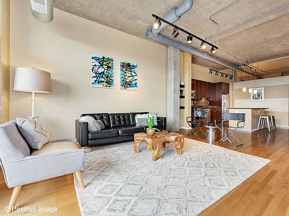 3rd image of 900 N Kingsbury St APT 1112