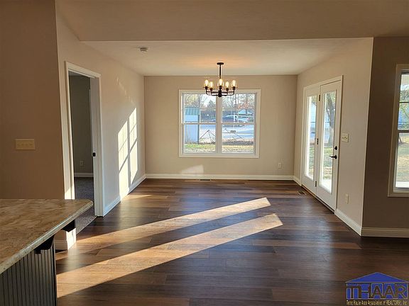 4th image of 2943 Farrington Ct