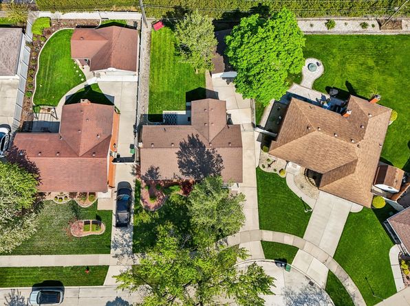 15353 Nancy St, Southgate, MI 48195