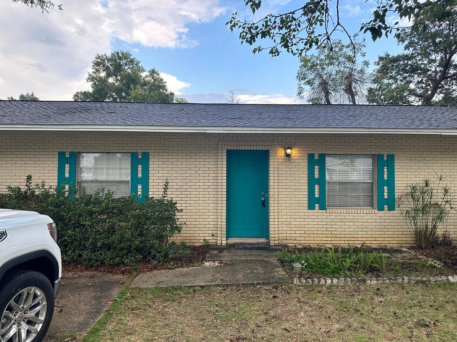 7420 Lawton St — Photo 1