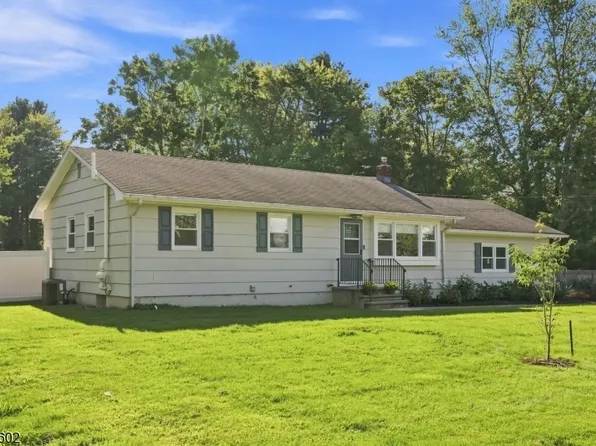 5 Old Farmers Rd, Washington Twp., NJ 07853