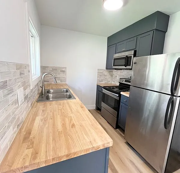 3741 Elmwood Ave — Photo 16