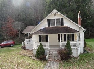 271 Pine Creek Rd, Swords Creek, VA 24649