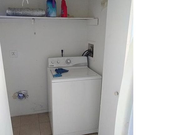 2nd image of 1827 Mulberry Dr