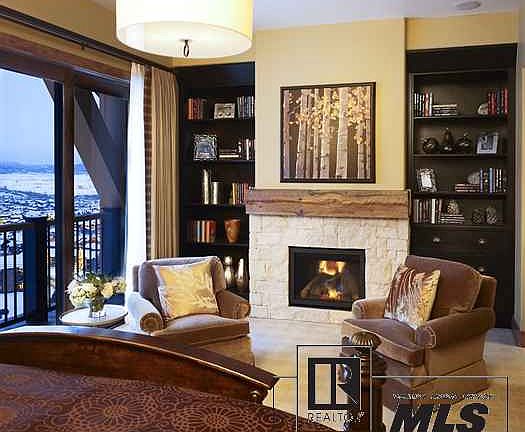 5th image of 2410 Ski Trail Ln #2401
