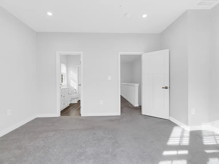 2460 James Bank Rd SE — Photo 9