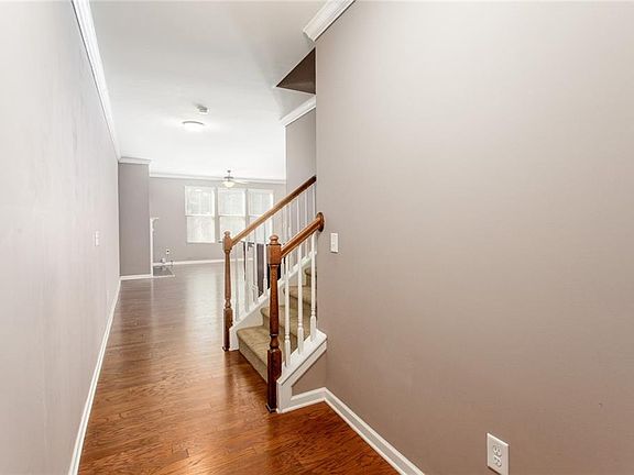 4th image of 240 Stone Park Dr