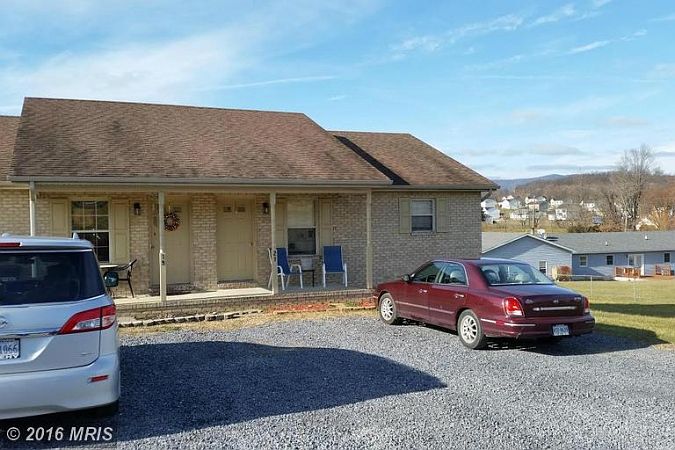 1st image of 21 Hillside Dr